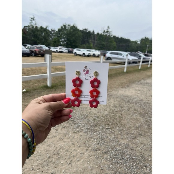 Handmade  Green Polymer Clay   Earrings Red Flower - Picture 2 of 10